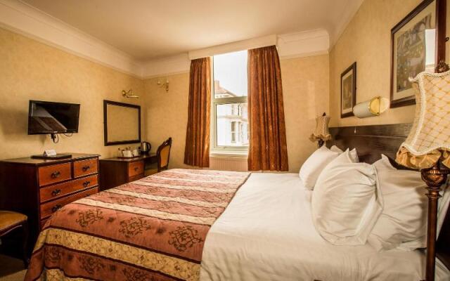 Queen s Hotel