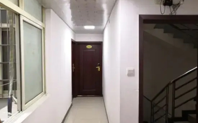 Qiyangchanghong Hotel