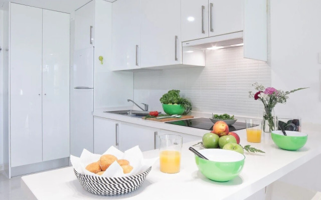 Stylish retreat in-between the ocean and mountains