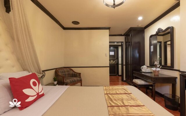 Camelot Hotel