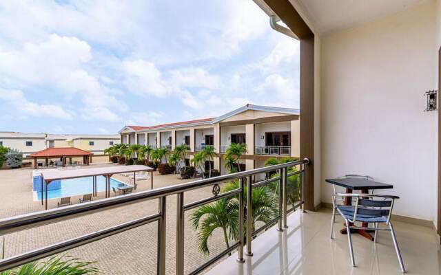 2BR Townhouse 3min Walk 2 Eaglebeach w Pool BBQ