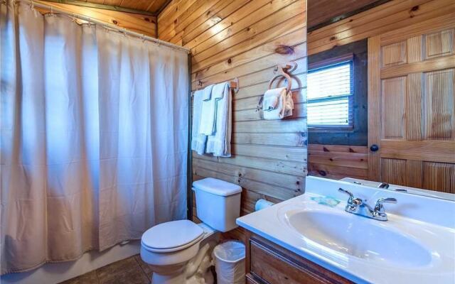 Old Hickory Lodge - Four Bedroom Cabin