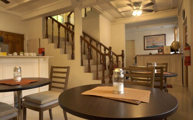 Makati Riverside Inn
