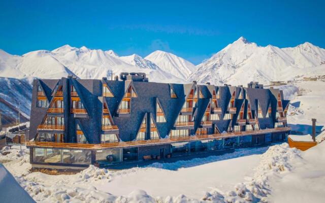 Stylish Studio Apartment with balcony In Marshall Gudauri Project