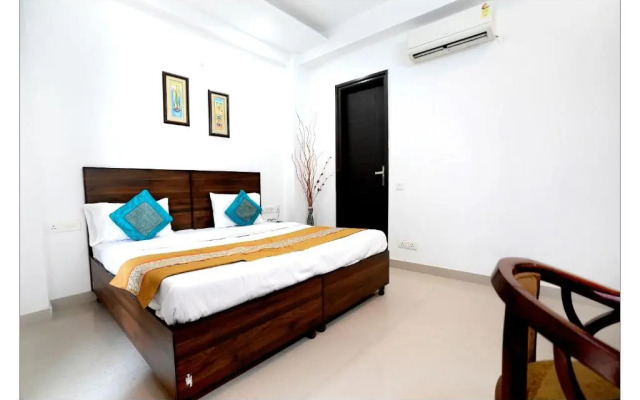 OYO Flagship 70002 Gupta Residency