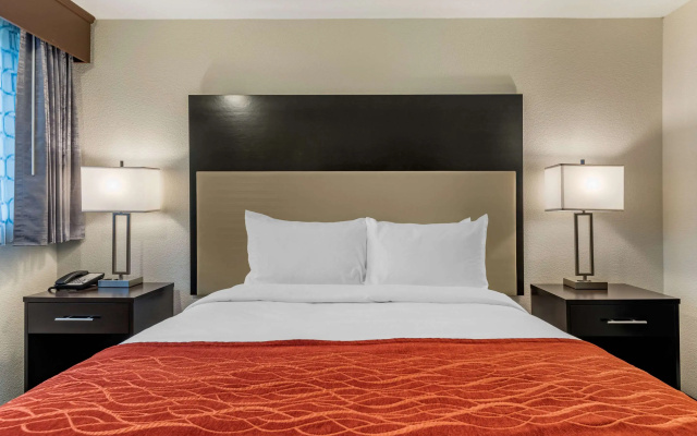 Comfort Inn & Suites Tigard near Washington Square