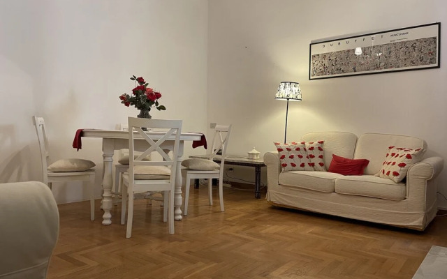 Elegant Apt-typical Roman Palazzina Pz Alessandria