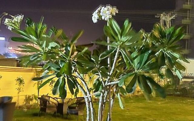 Sai Neem Tree Hotel