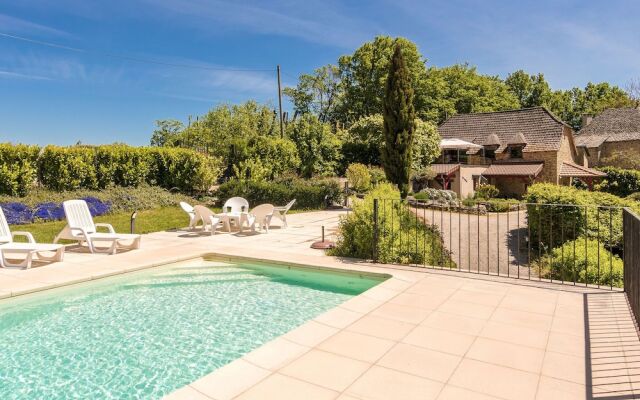 Spacious Holiday Home in Altillac with Private Pool