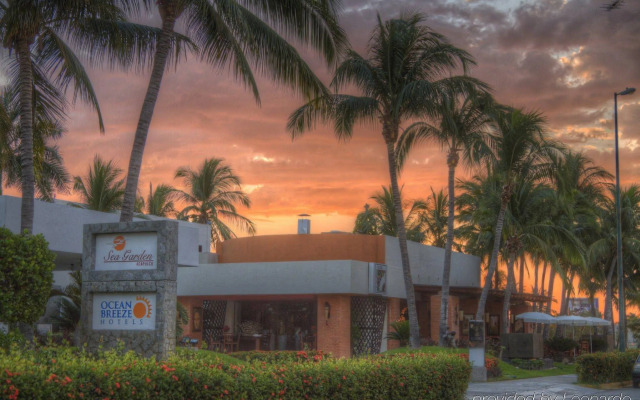 Ocean Breeze Acapulco