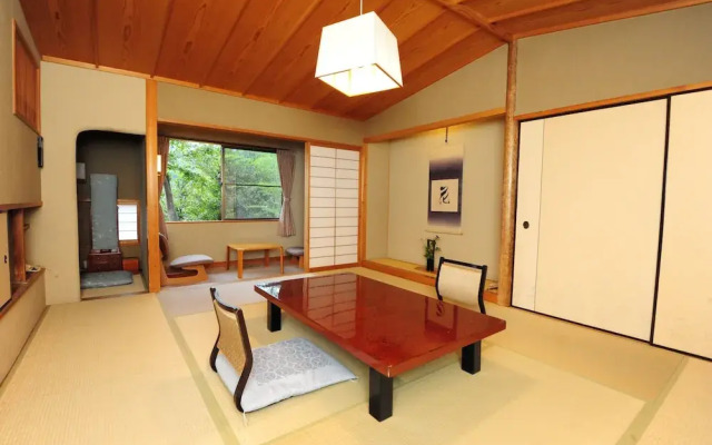 Yugawara Onsen Ashikari Ryokan