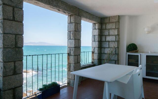 Luxury Apartment in L'Escala Catalonia with Beach Nearby