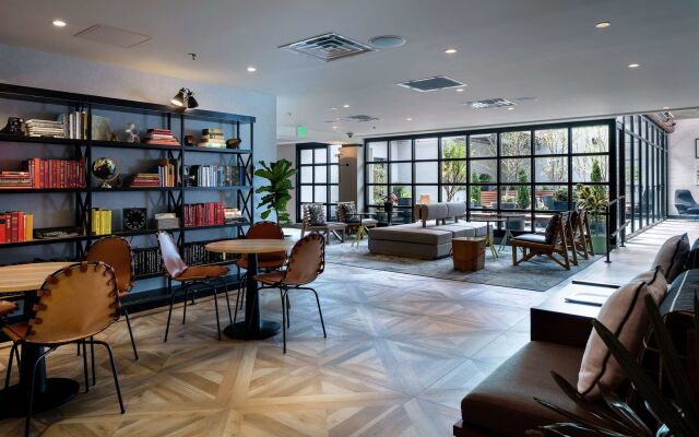 Freepoint Hotel Cambridge, Tapestry Collection by Hilton
