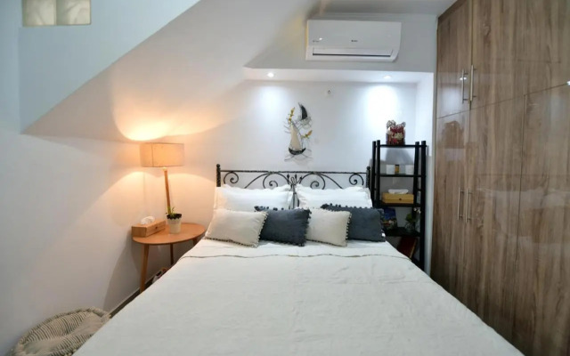 Agate Hydra luxury apartment