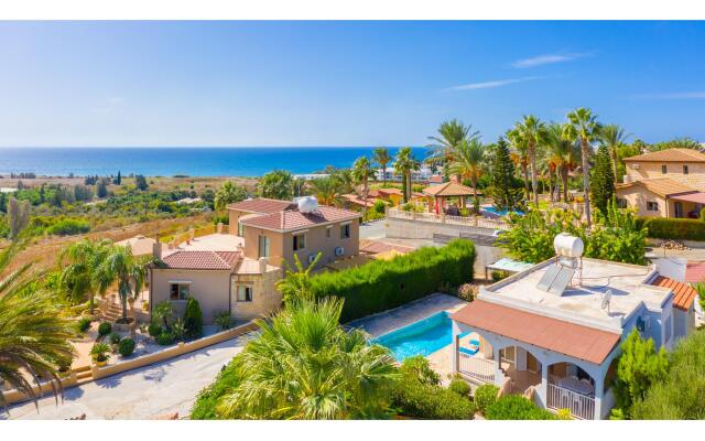 Villa Lela Pente Large Private Pool Walk to Beach A C Wifi Car Not Required Eco-friendly - 2167