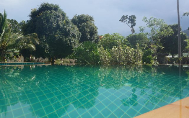 Baan Nok Suan Resort