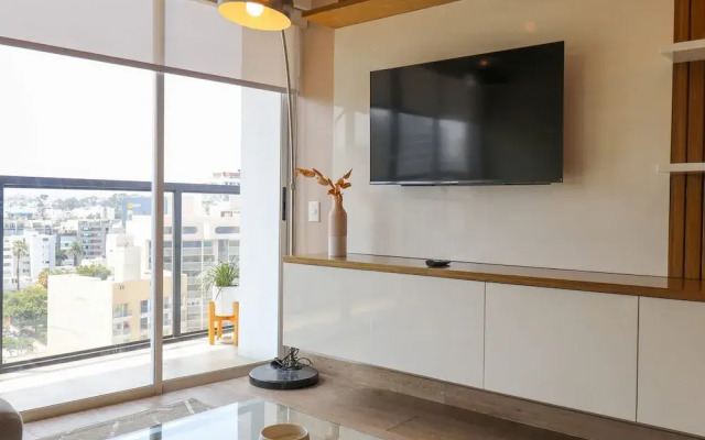 Astonishing 3BR with Balcony in Miraflores