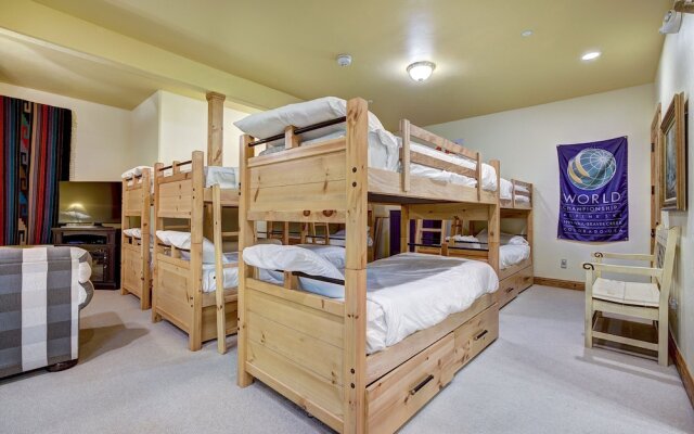 The Perfect Large Family 3 Bedroom Condo by RedAwning