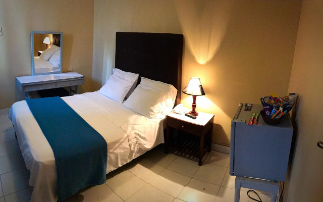 Hotel Toledo FL