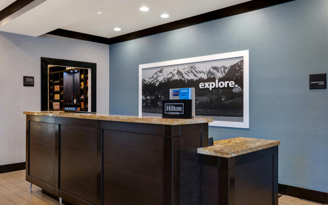 Hampton Inn & Suites Seattle/Federal Way