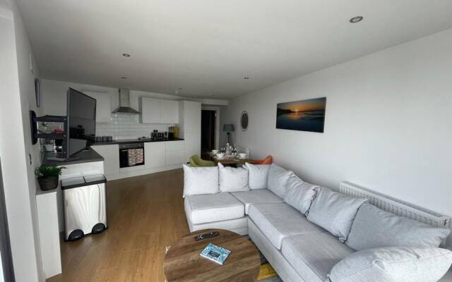 Superior 2 Bedroom Condo With Stunning Sea Views