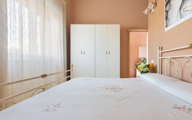 2038 Villetta Gloria