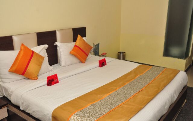 Hotel Aaditya Majha Continental by OYO Rooms