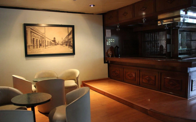 Hotel Parador Del Rio