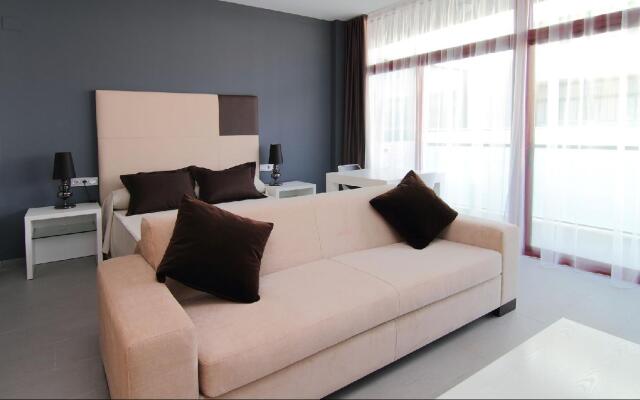 Apolo Suites Rentalmar