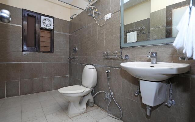 OYO 10057 Hotel Laksh Residency