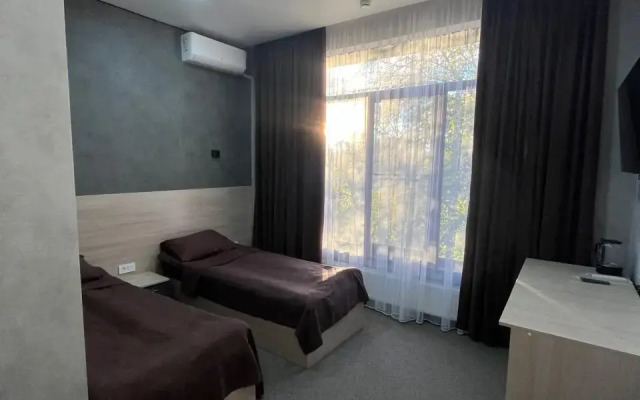 Guest house, Hostel