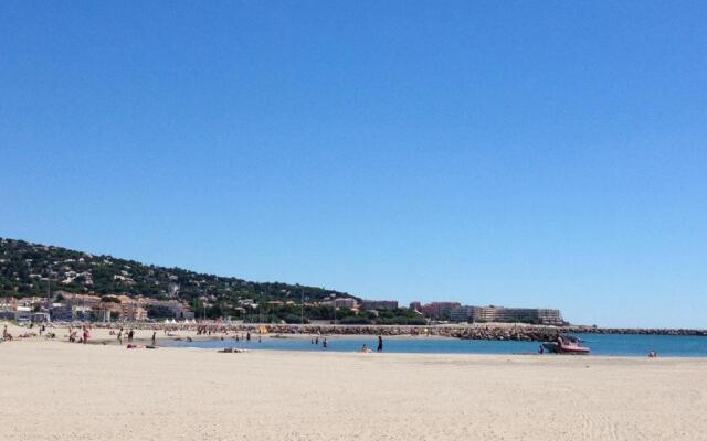 Appartement Sète, 2 Pièces, 4 Personnes - Fr-1-338-10