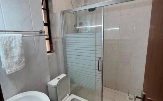 Lovely minimalist 2 bedroom serviced apartment