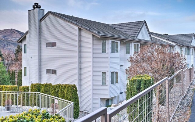 Chic Chelan Condo w/ Balcony, Walk to Lake & Dtwn!