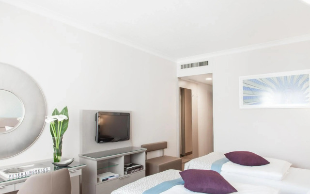 Queen Elizabeth 2 Hotel by Accor