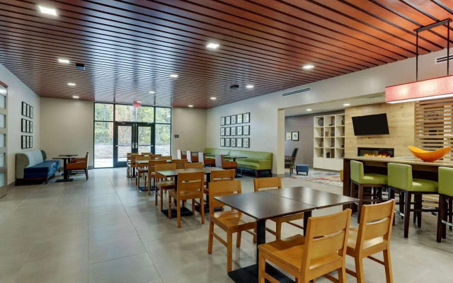 Country Inn & Suites by Radisson, Cumming, GA