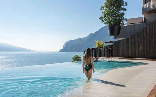 EALA My Lakeside Dream - Adults Friendly