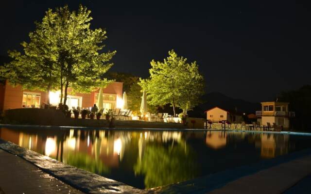 Aitheron Hotel Air Park