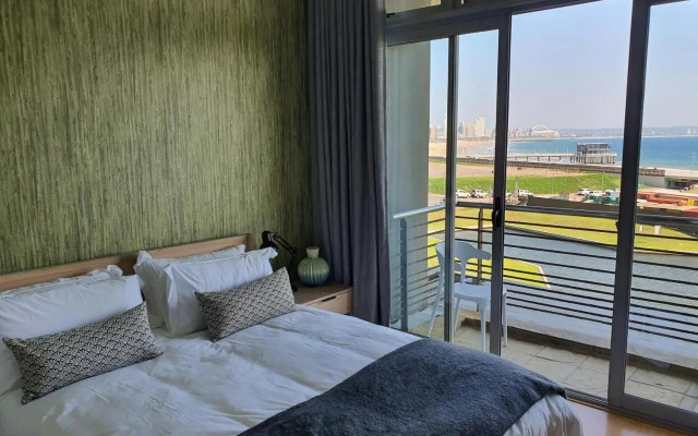Accommodation Front - Gorgeous 4 Sleeper Beachfront Apartment