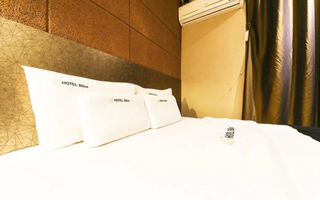 Blixx Hotel