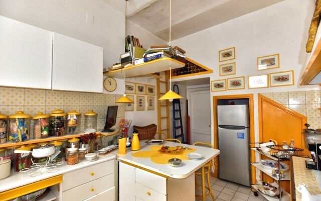 Angolo Di Porta Sole
