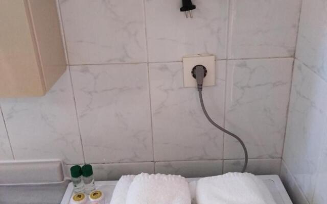 Souvlakis Pool Suites (S.P.S)