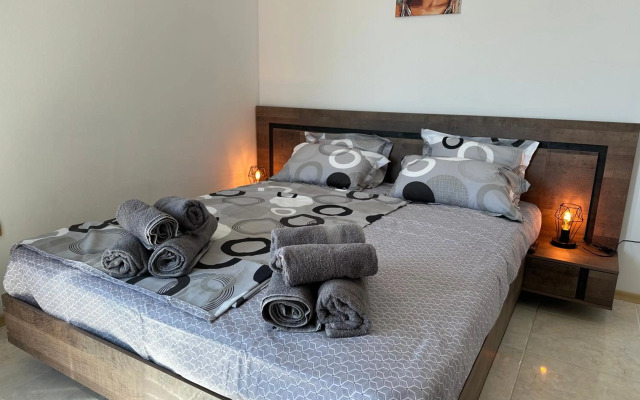25m FROM THE BEACH!! Luxury Sea Paradise Apartment