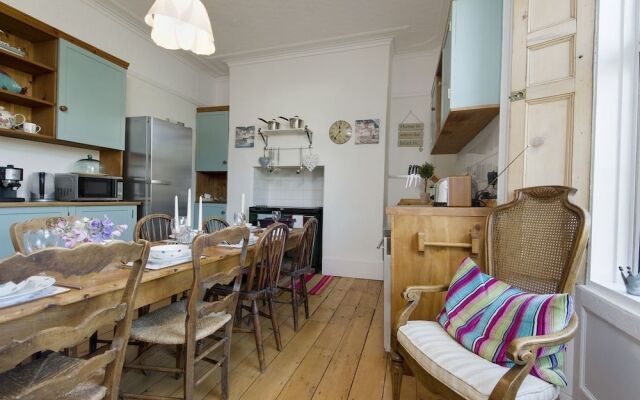 31 Salterton Road