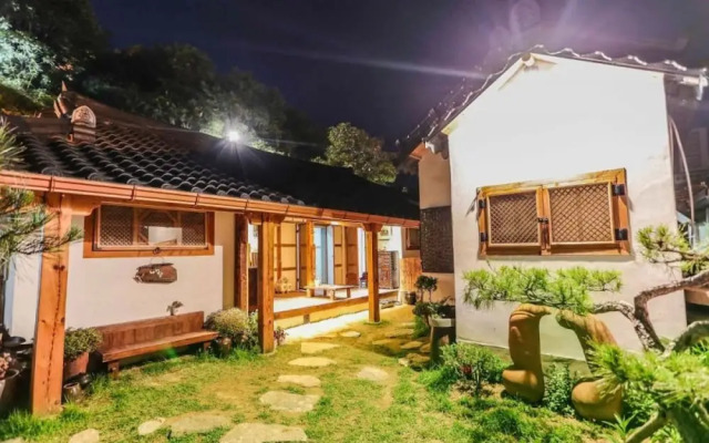 Jeonju Duool Nabirang Hanok Pension