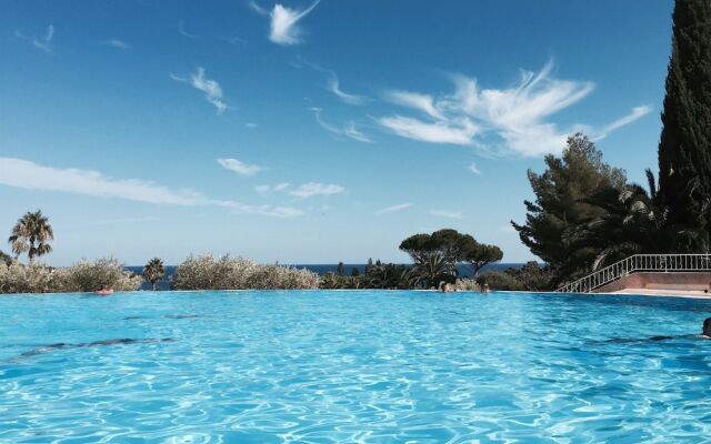 Cap Esterel Appartement climatisé Jardin Clos