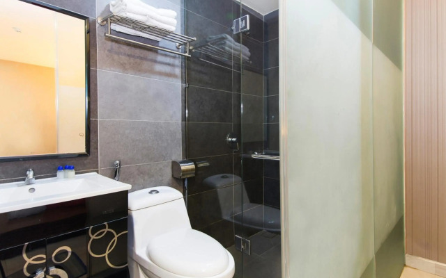 Super OYO 340 Comfort Hotel