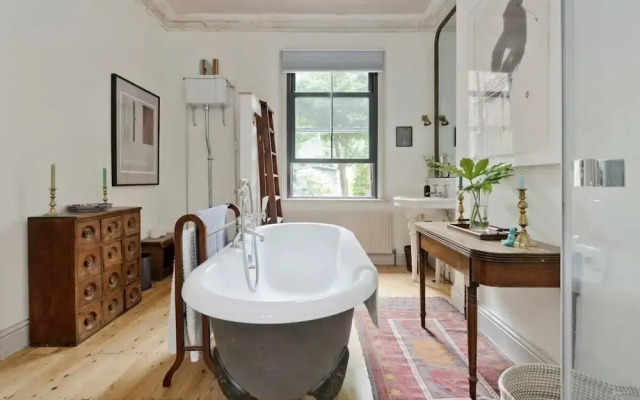 Gorgeous 1 Bed Garden Flat, Kensal