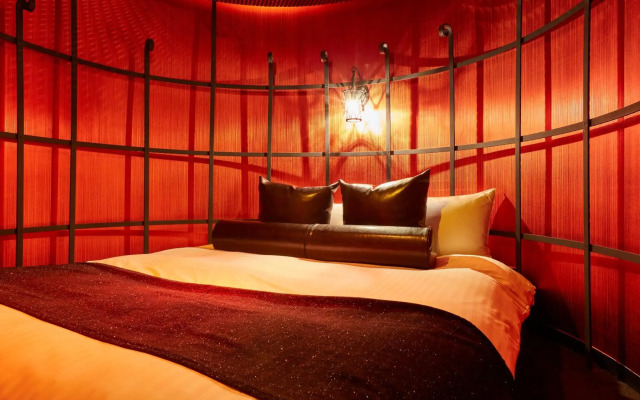 Hotel Love