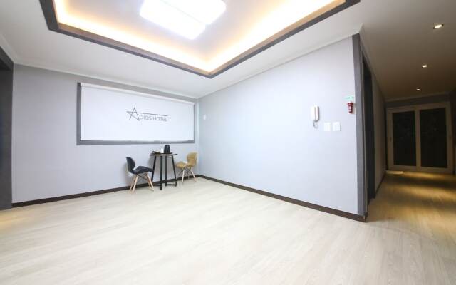 Tongyeong Adios Hotel
